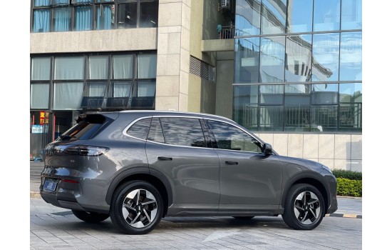 Geely Galaxy E5 2WD, 2025 (7), модель 2026 года, пробег 4 тысячи км